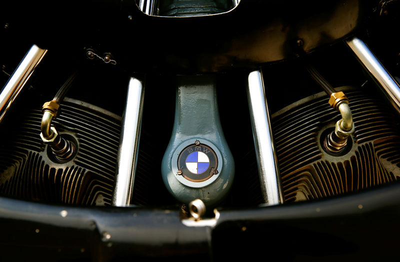 © Reuters. The logo of BMW is seen on an engine of a Junkers Ju-52 airplane of JU-AIR airline at the airport in Duebendorf