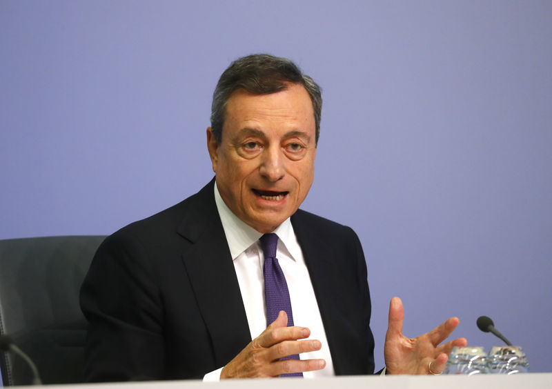 © Reuters. ECB President Draghi speaks during news conference following the governing council's interest rate decision at the headquarters in Frankfurt