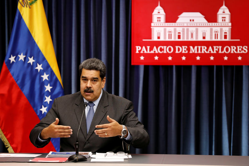 © Reuters. Maduro concede entrevista coletiva no Palácio Miraflores, em Caracas