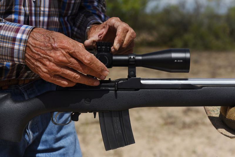 © Reuters. También hay texanos defensores de las armas que piden un mayor control