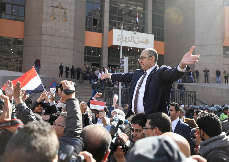 © Reuters. محكمة مصرية تؤيد حبس المعارض البارز خالد علي 3 أشهر وتوقف التنفيذ