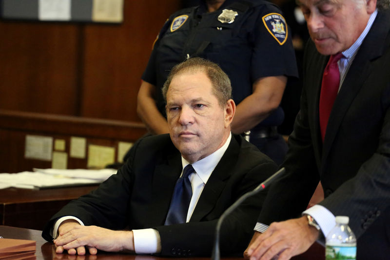 © Reuters. Produtor de cinema Harvey Weinstein em tribunal em Nova York, Estados Unidos