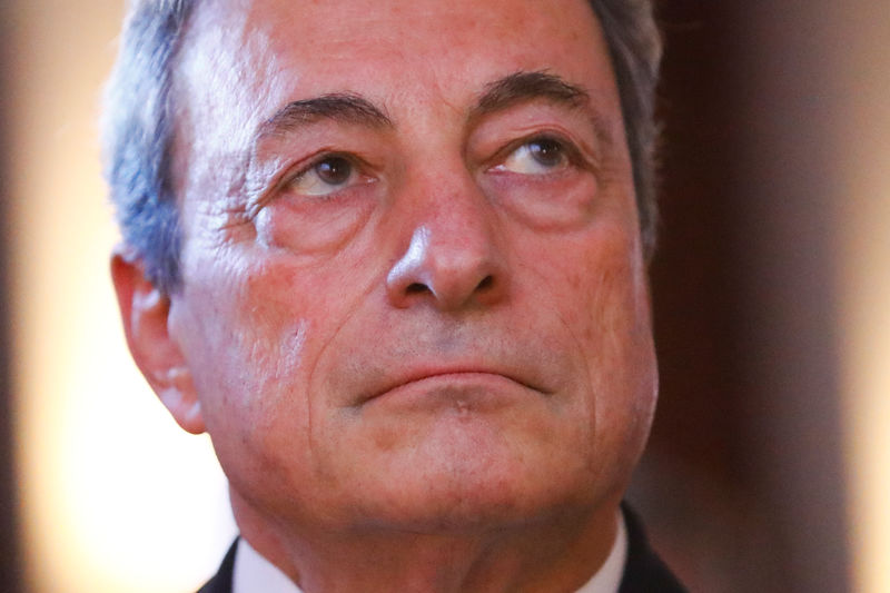 © Reuters. Mario Draghi apuesta por un fondo anticrisis "considerable" para la zona euro