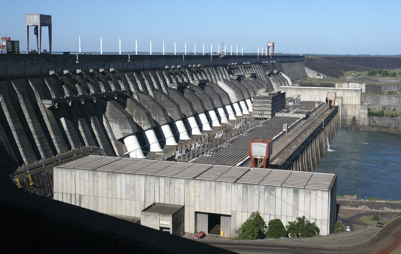 © Reuters. Vista da hidrelétrica de Itaipu