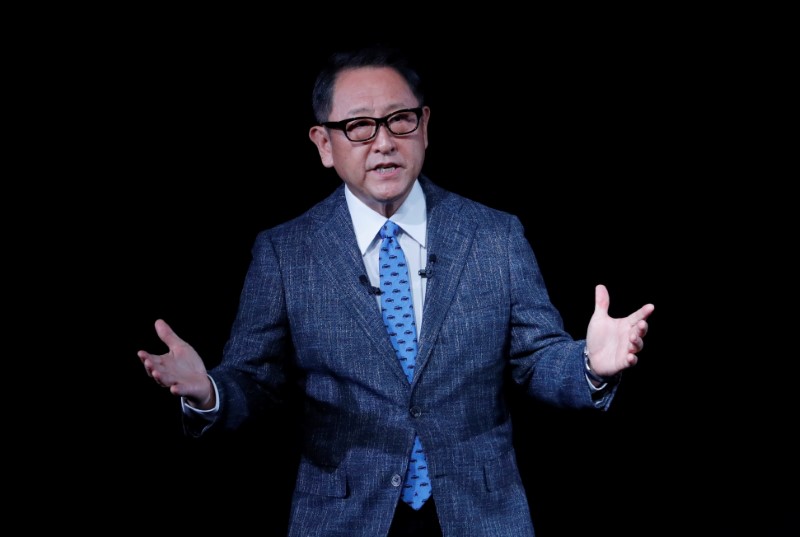 © Reuters. Toyota Motor Corp President Akio Toyoda attends "The Connected Day" event to launch the new Corolla and new Crown models in Tokyo
