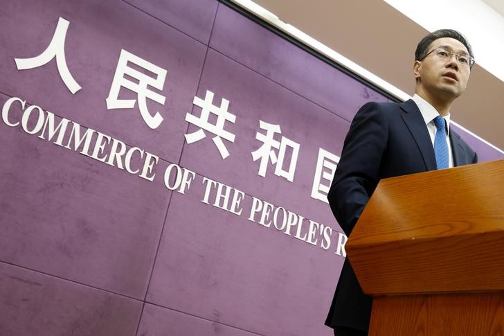 © Reuters. China insta a EEUU a mostrar sinceridad y actuar correctamente en la crisis comercial
