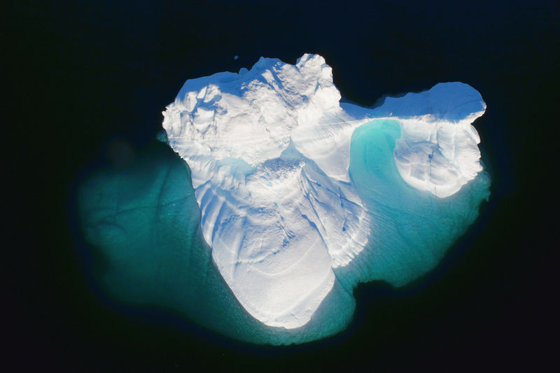 © Reuters. Iceberg flutando no mar da Groenldândia