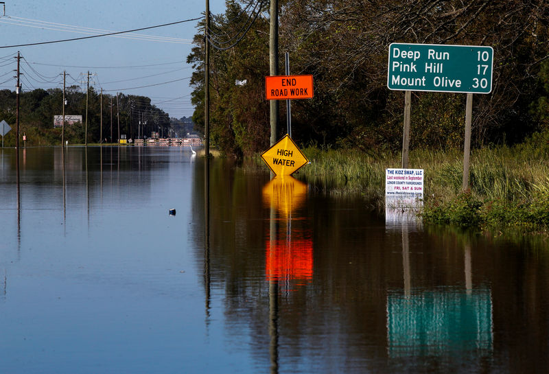 © Reuters. توقعات بتفاقم الفيضانات في ولايتي ساوث ونورث كارولاينا بعد الإعصار فلورنس