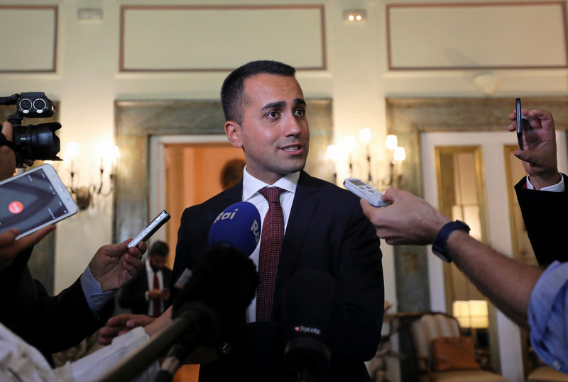 © Reuters. Italian Deputy PM Luigi Di Maio speaking during a news conference in Cairo