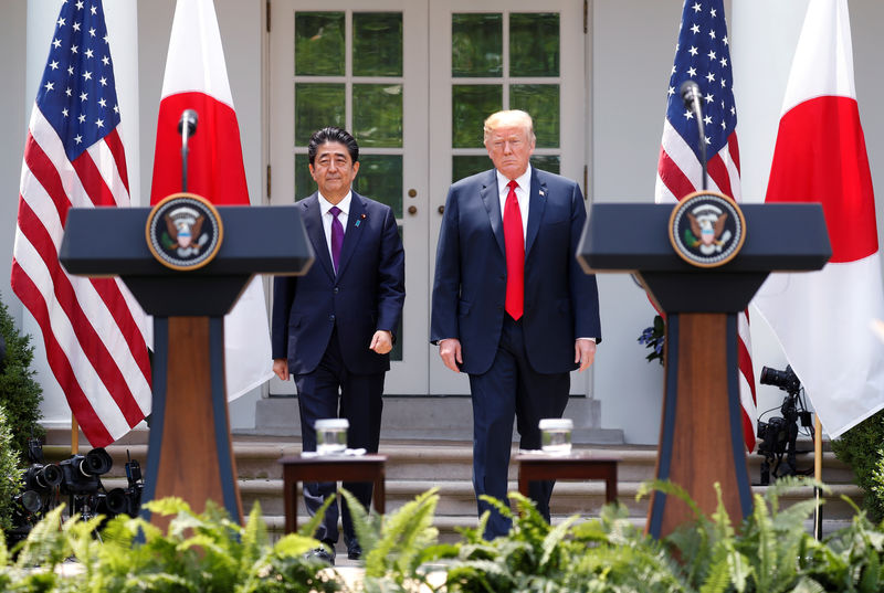 © Reuters. FILE PHOTO: U.S. President Trump holds joint news conference with Japan's Prime Minister Abe at the White House in Washington