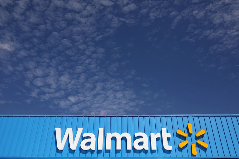 © Reuters. The logo of Walmart is seen outside of a new Walmart Store in San Salvador