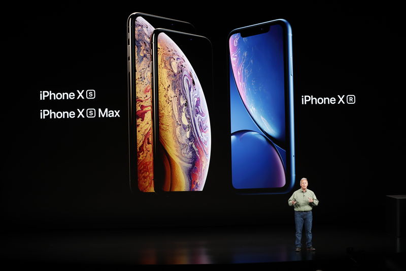 © Reuters. Schiller Senior Vice President, Worldwide Marketing of Apple, speaks about the new Apple iPhone XR at an Apple Inc product launch in Cupertino