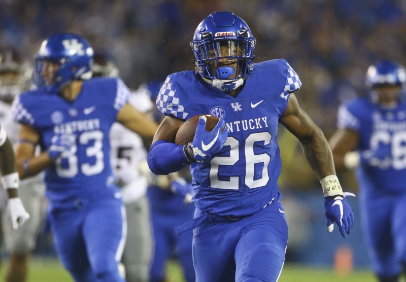 © Reuters. NCAA Football: Mississippi State at Kentucky