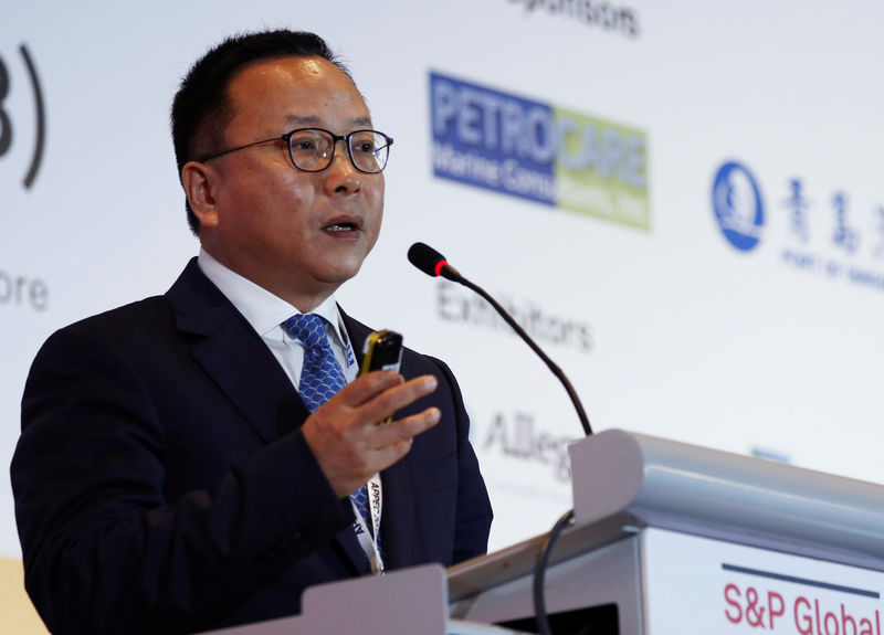 © Reuters. Unipec's President Chen Bo speaks at the 34th Asia Pacific Petroleum Conference (APPEC) in Singapore