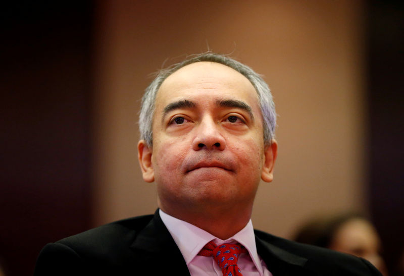© Reuters. FILE PHOTO: Malaysia's CIMB Chairman Nazir reacts at the launch of a report in Kuala Lumpur
