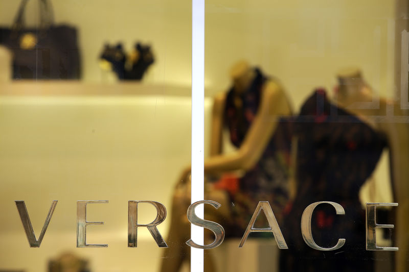 © Reuters. Michael Kors tomará el control de empresa italiana Versace