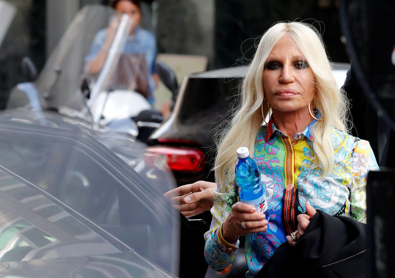 © Reuters. Donatella Versace oggi a Milano