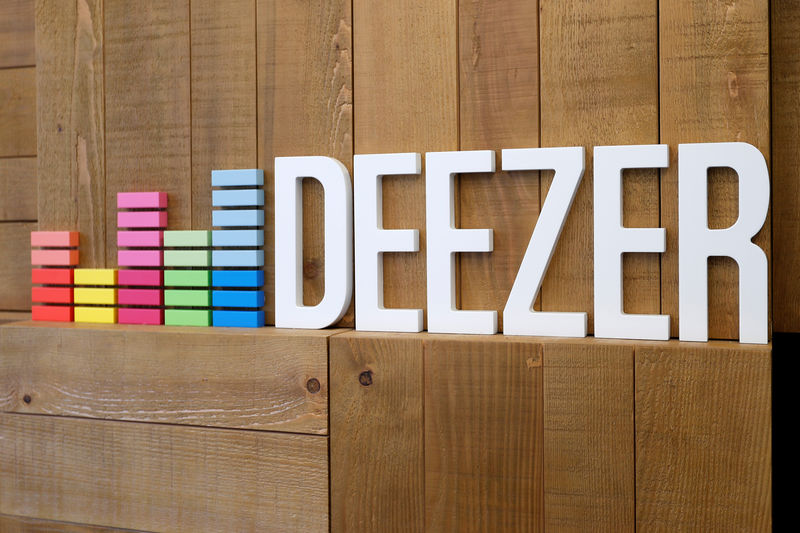 © Reuters. A logo is seen at the music streaming services Deezer's headquarters in Paris