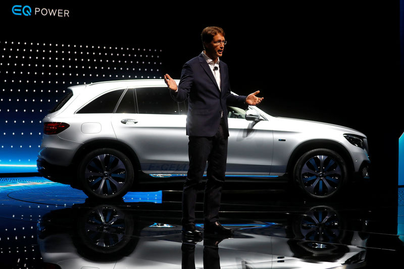 © Reuters. FILE PHOTO: Kaellenius, a board member of Daimler AG presents the new Mercedes GLC F-CELL during the Frankfurt Motor Show (IAA) in Frankfurt