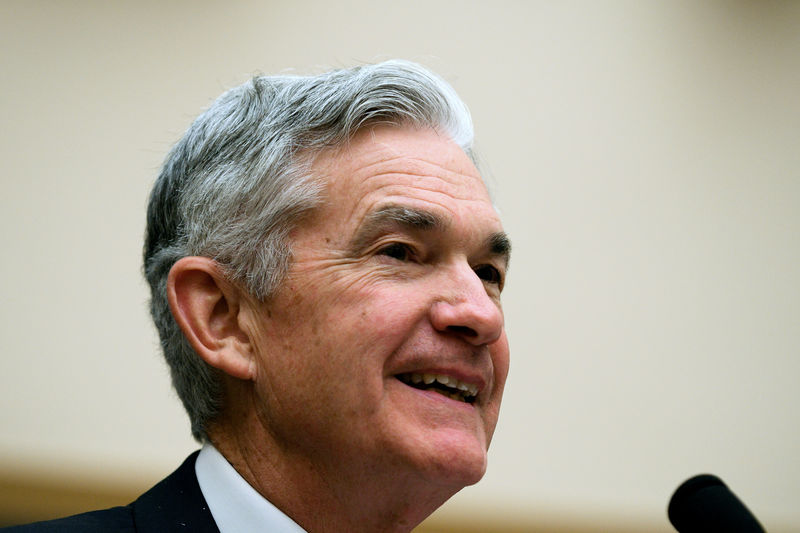 © Reuters. FILE PHOTO: Federal Reserve Chairman Jerome Powell testifies before a House Financial Services Committee hearing in Washington