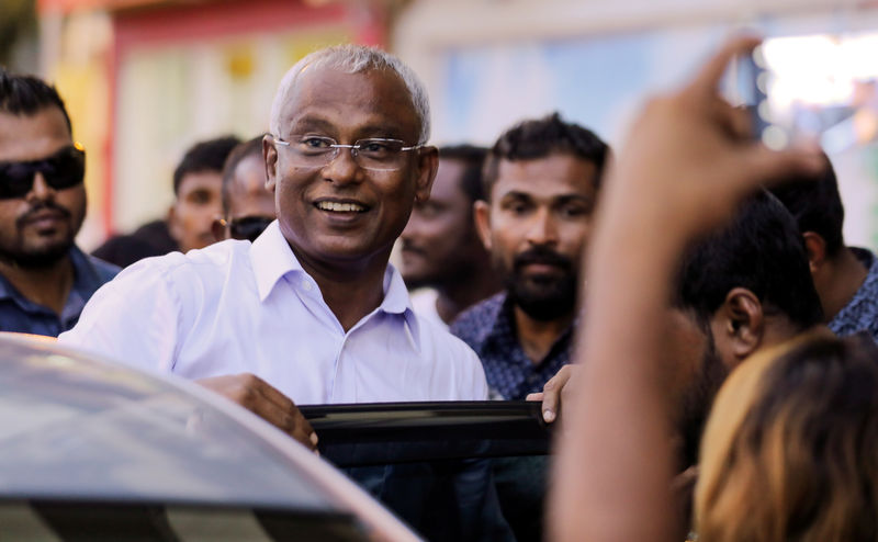 © Reuters. حزب رئيس المالديف الخاسر في الانتخابات يطلب تأجيل إعلان النتيجة