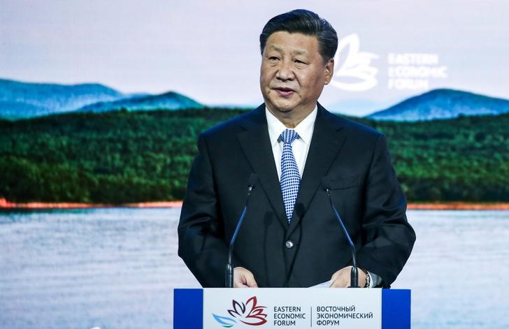 © Reuters. Presidente chinês, Xi Jinping durante evento em Vladivostok, Rússia