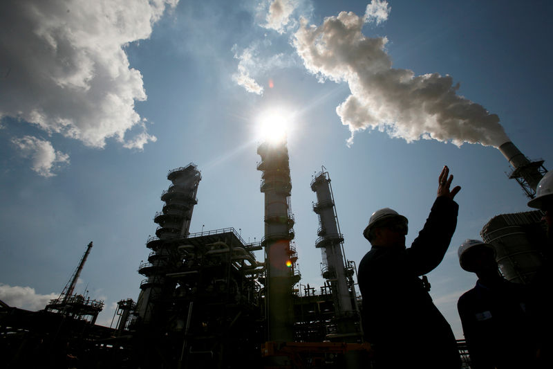 © Reuters. FILE PHOTO: James Prokupek is seen silhouette during tour of refinery in Norco, Louisiana