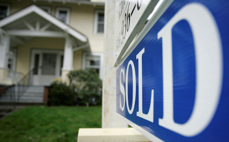 © Reuters. FILE PHOTO: A realtor's sign marks a home as "sold" in Portland.