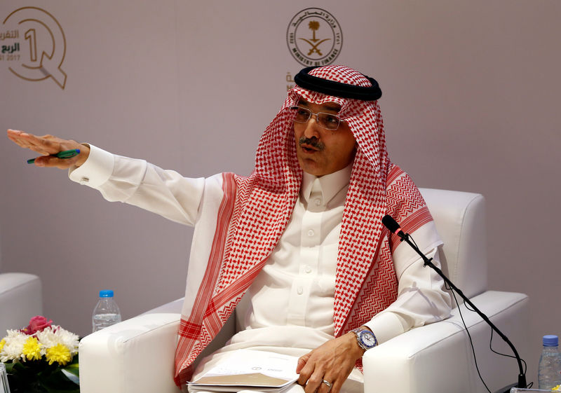 © Reuters. وزير المالية: السعودية ستعلن مبادرات لدعم القطاع الخاص