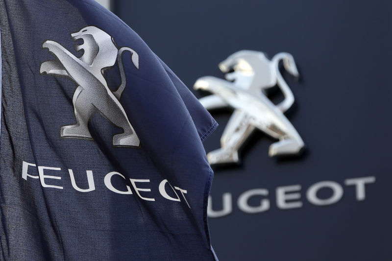 © Reuters. FILE PHOTO:  Maxime Picat, Peugeot Brand CEO, speaks during a presentation at Peugeot Citroen PSA Sevelnord carmaker factory in Hordain