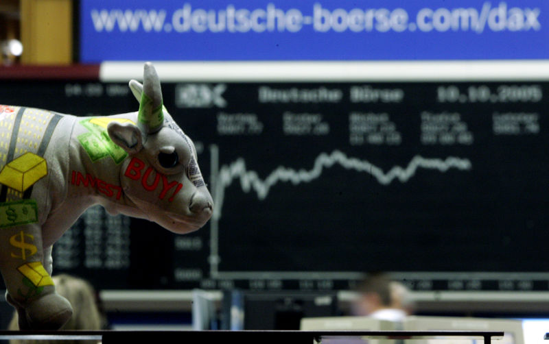 © Reuters. LES BOURSES EN EUROPE OUVRENT EN BAISSE