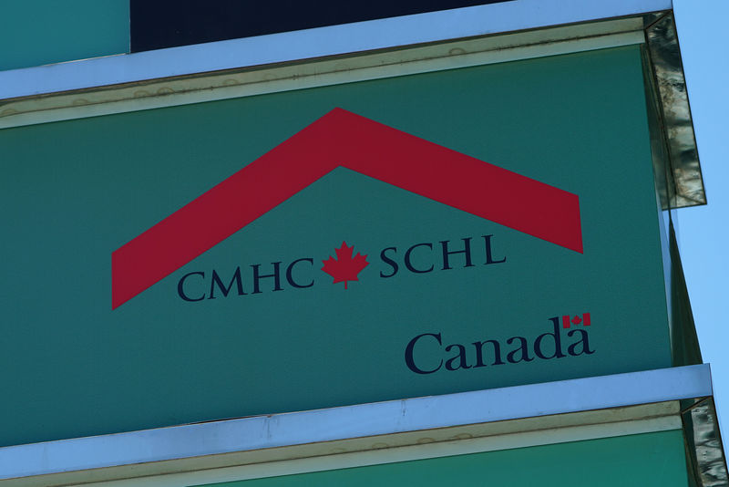 © Reuters. FILE PHOTO: The Canada Housing Mortgage Corporation (CMHC) logo is pictured in Toronto