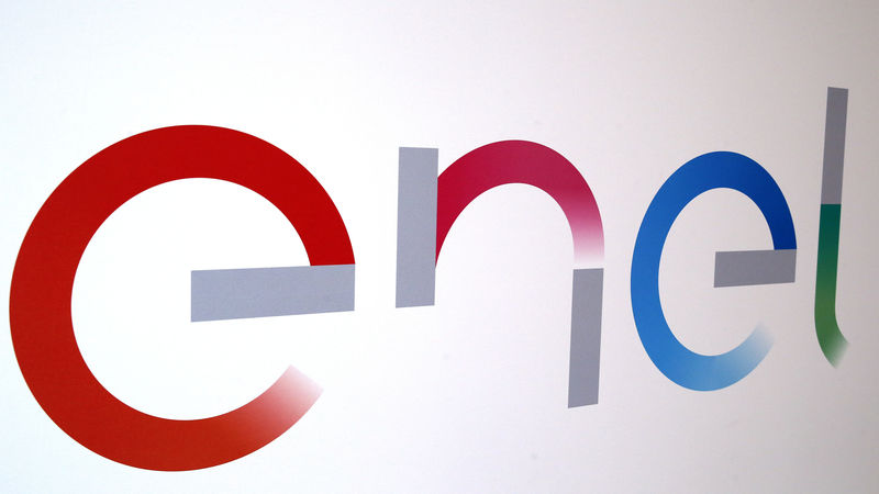 © Reuters. Logo da companhia elétrica italiana Enel, em Milão
