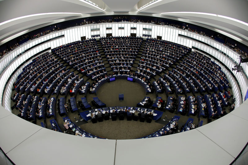 © Reuters. UNION EUROPÉENNE: STRASBOURG POUR UNE BAISSE DE 40% DU CO2 AUTOMOBILE EN 2030