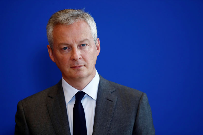 © Reuters. FILE PHOTO: French Finance Minister Bruno Le Maire attends a news conference at the Bercy Finance Ministry in Paris