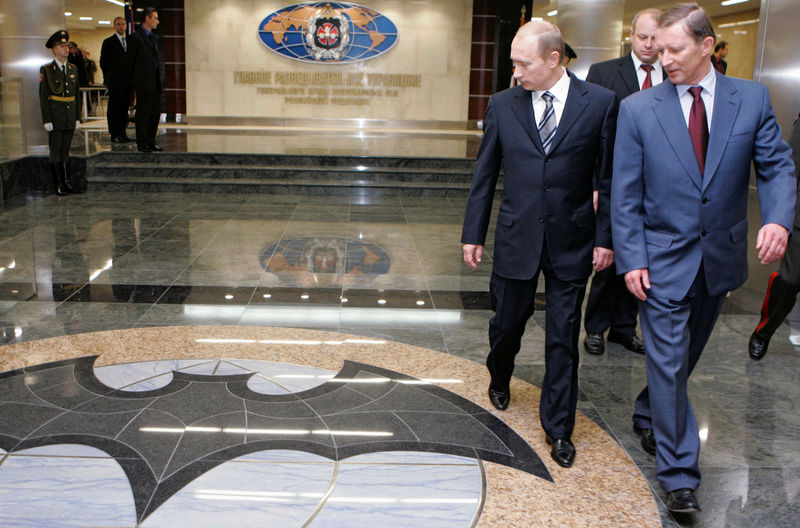 © Reuters. Presidente russo, Vladimir Putin, visita sede da agência de inteligência militar GRU em Moscou