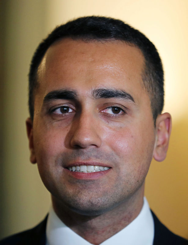 © Reuters. Italian Deputy PM Luigi Di Maio speaks during a news conference in Cairo