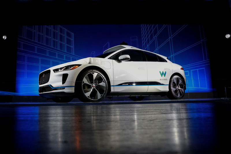 © Reuters. A Jaguar I-PACE self-driving car is pictured during its unveiling by Waymo in the Manhattan borough of New York