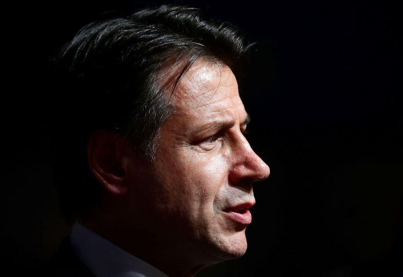 © Reuters. Il premier Giuseppe Conte