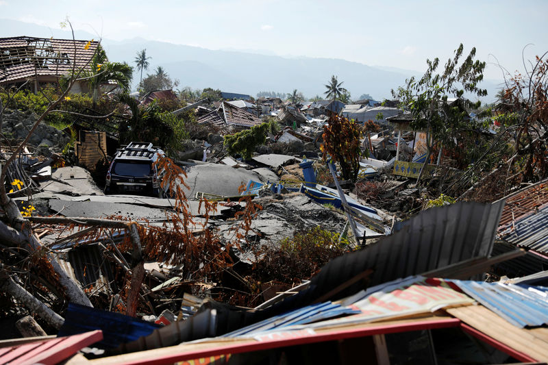 © Reuters. ارتفاع عدد قتلى زلزال إندونيسيا إلى أكثر من 1570
