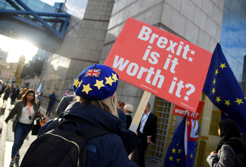 © Reuters. Juncker espera que haya acuerdo del Brexit en noviembre