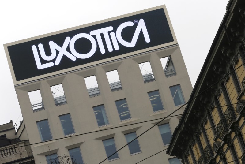 © Reuters. The Luxottica's headquaters is seen in downtown Milan