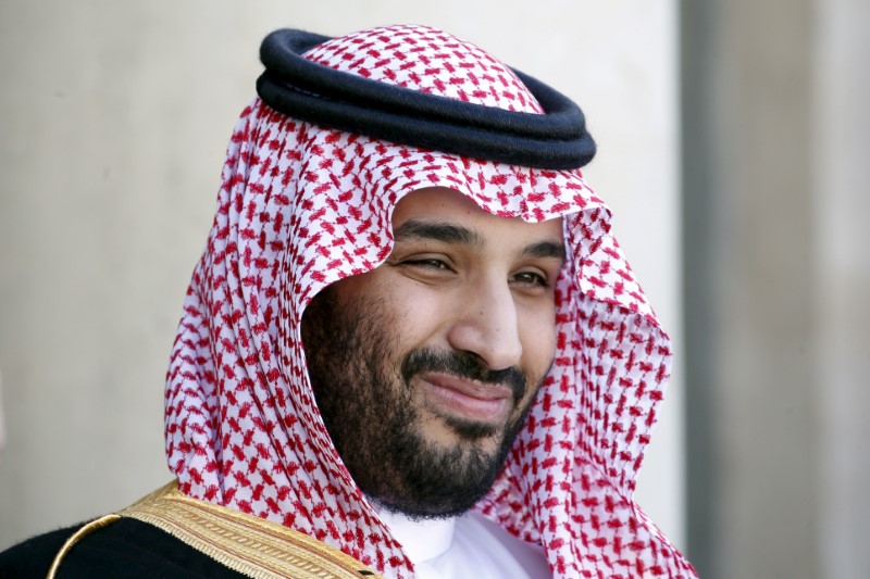 © Reuters. FILE PHOTO: Saudi Arabia's Deputy Crown Prince Mohammed bin Salman reacting upon his arrival at the Elysee Palace in Paris