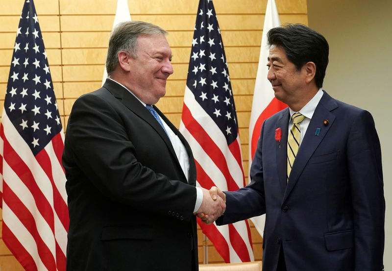 © Reuters. بومبيو يتعهد بالتنسيق مع اليابان في محادثات كوريا الشمالية