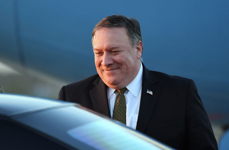 © Reuters. Secretário de Estado norte-americano, Mike Pompeo, chega à Coreia do Sul