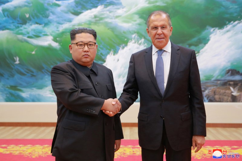 © Reuters. رئيس كوريا الجنوبية: زعيم كوريا الشمالية يزور روسيا قريبا
