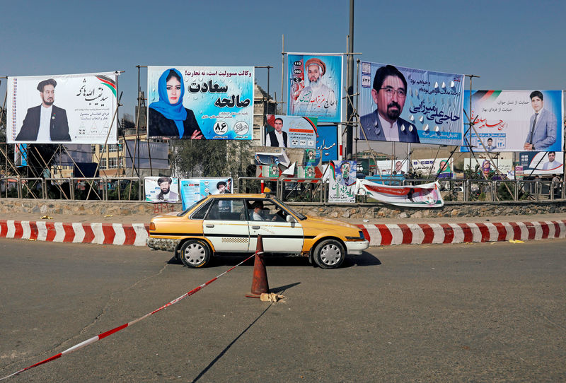 © Reuters. طالبان تحث الأفغان على مقاطعة الانتخابات وترفض محادثات سلام