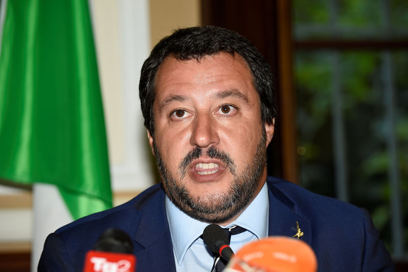 © Reuters. FILE PHOTO: Italian Interior Minister Matteo Salvini speaks during a meeting with Hungarian Prime Minister Viktor Orban in Milan