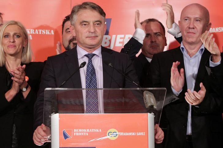 © Reuters. Zeljko Komsic, Democratic Front (DF) attends a news conference where he declared himself the winner of the Croat seat of the Tri-partite Bosnian Presidency in Sarajevo