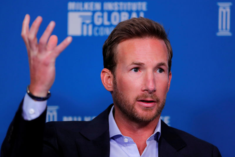 © Reuters. FILE PHOTO: Jason Karp, CEO and Chief Investment Officer, Tourbillon Capital Partners, L.P. speaks at the Milken Institute 21st Global Conference in Beverly Hills, California